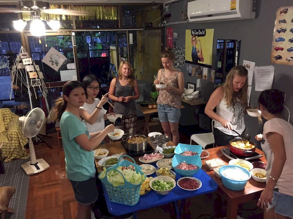 בנגקוק Ideer Hostel מראה חיצוני תמונה